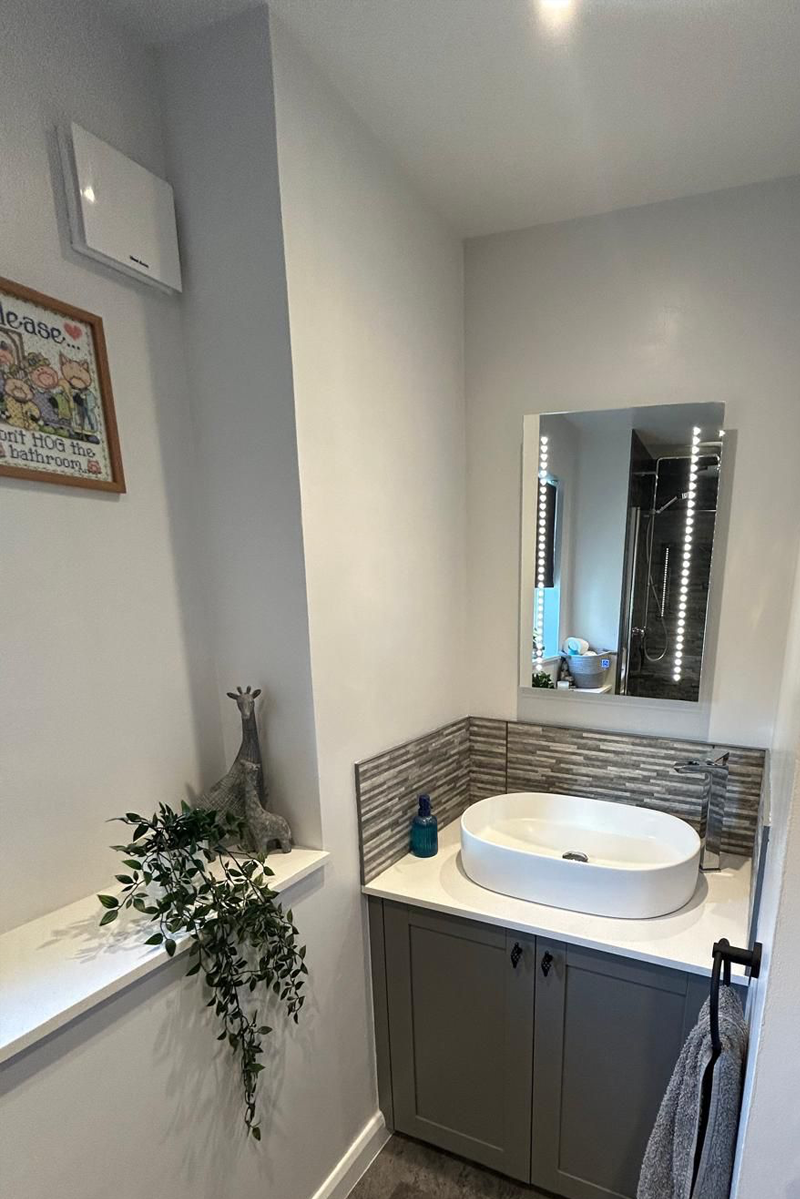 Cotswold stone bathroom